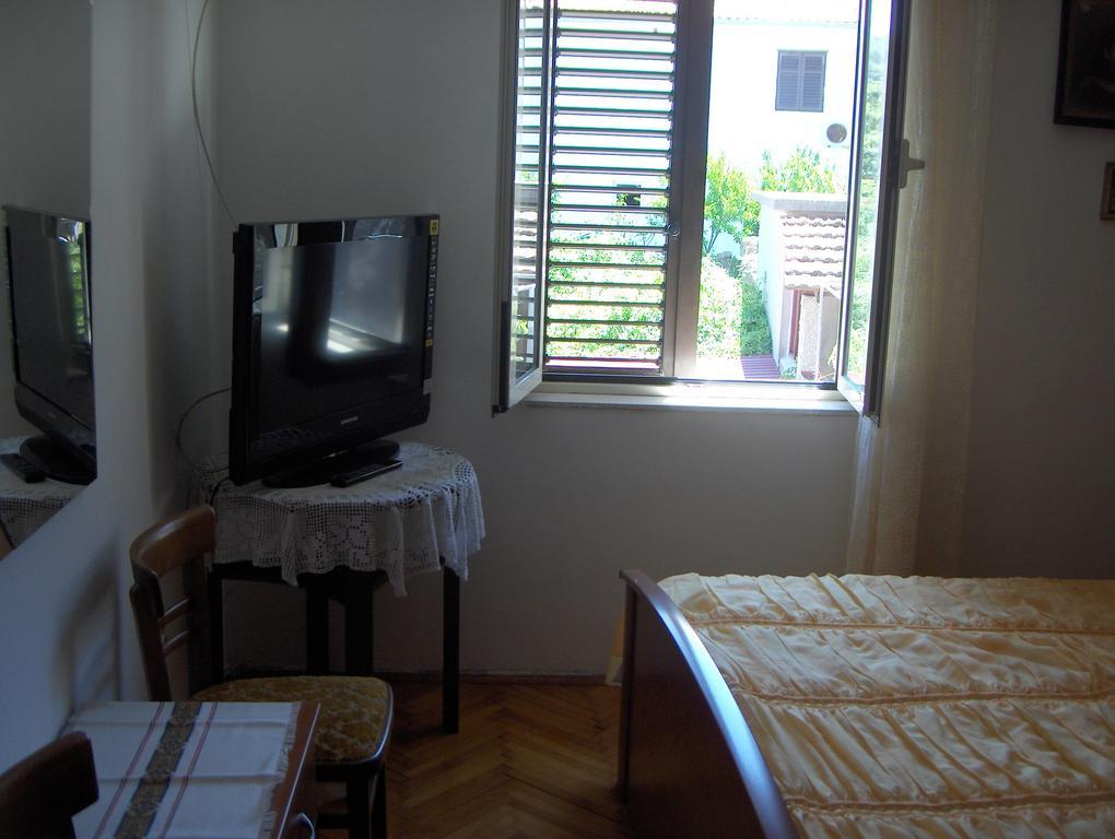 Roza 3* Vrboska